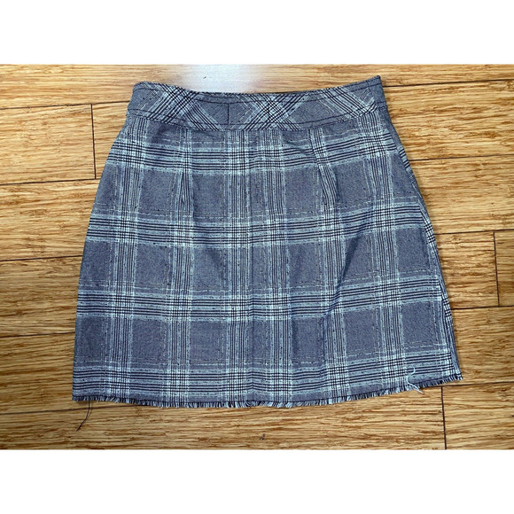 Urban Outfitters Plaid Mini Skirt with Buttons Womens Small Grey White Black - Picture 2 of 11